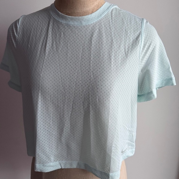 Nike Dri Fit Cropped Top Size Medium - Picture 1 of 7